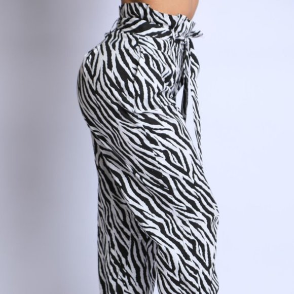 Women's Black & White Zebra Print Belted Paper Bag Cargo Pants - Picture 2 of 6